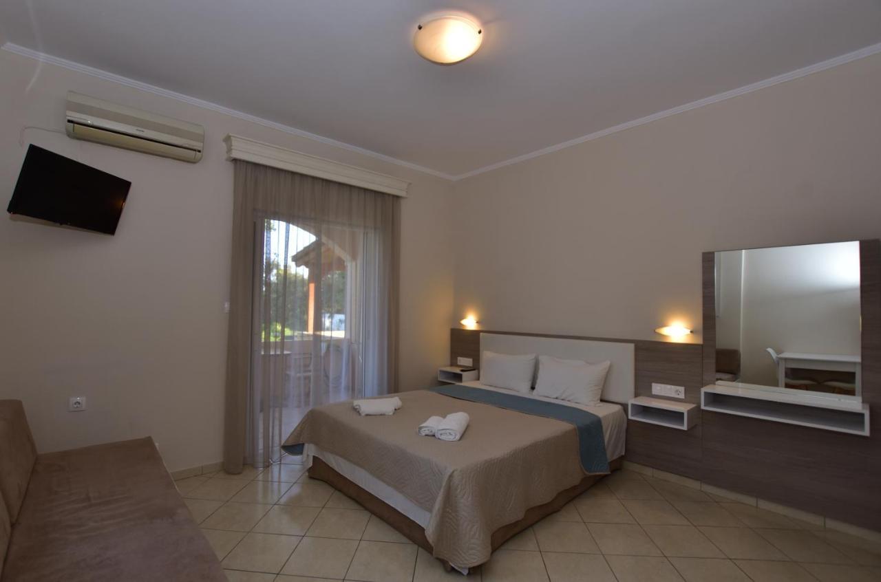 Flisvos Rooms Palaiochora Exterior foto