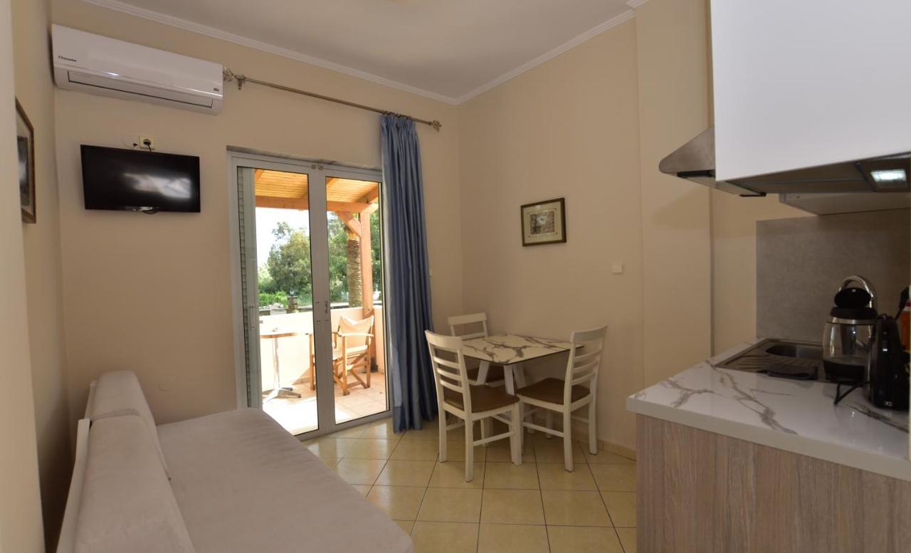 Flisvos Rooms Palaiochora Exterior foto
