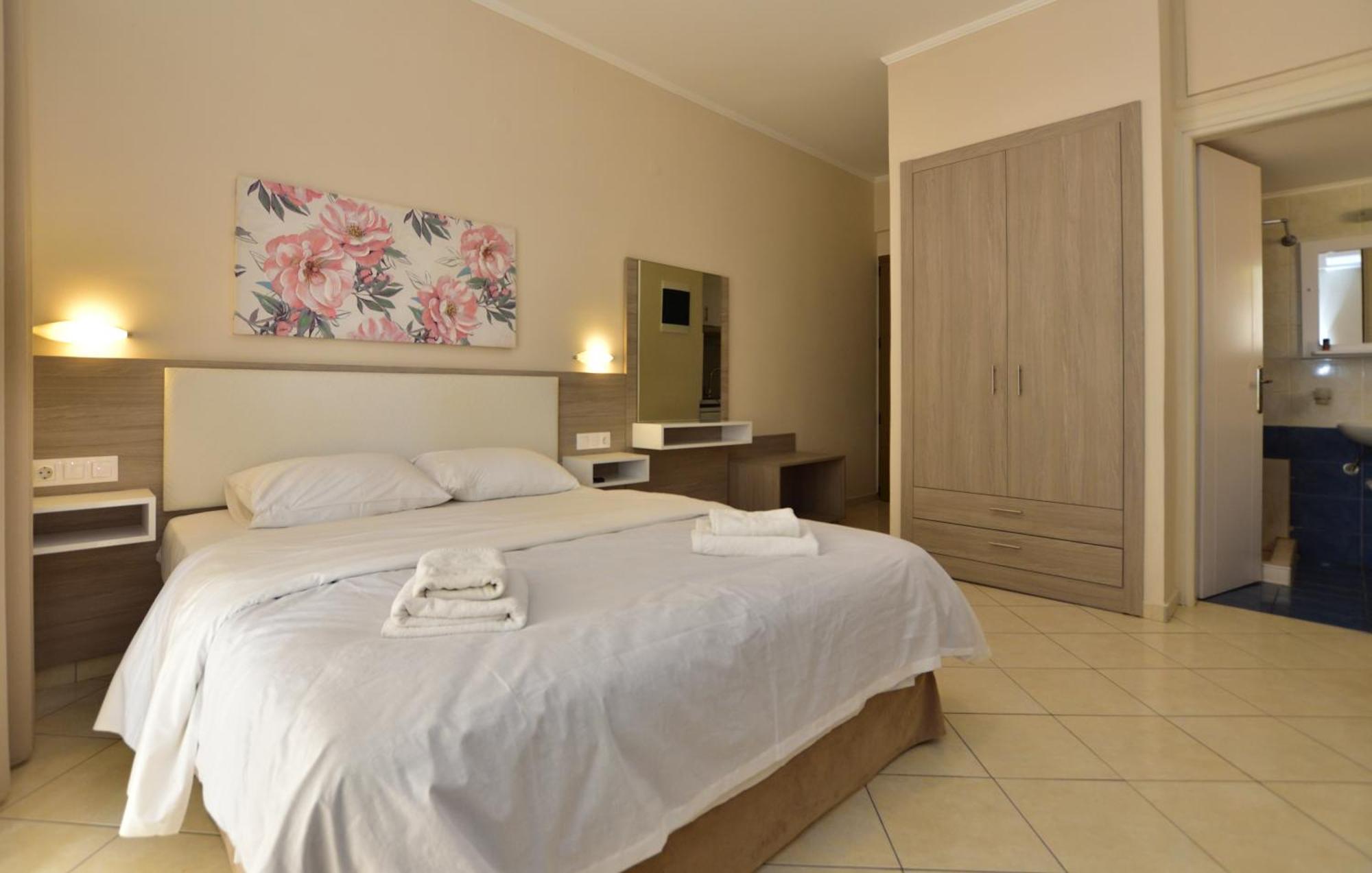 Flisvos Rooms Palaiochora Exterior foto