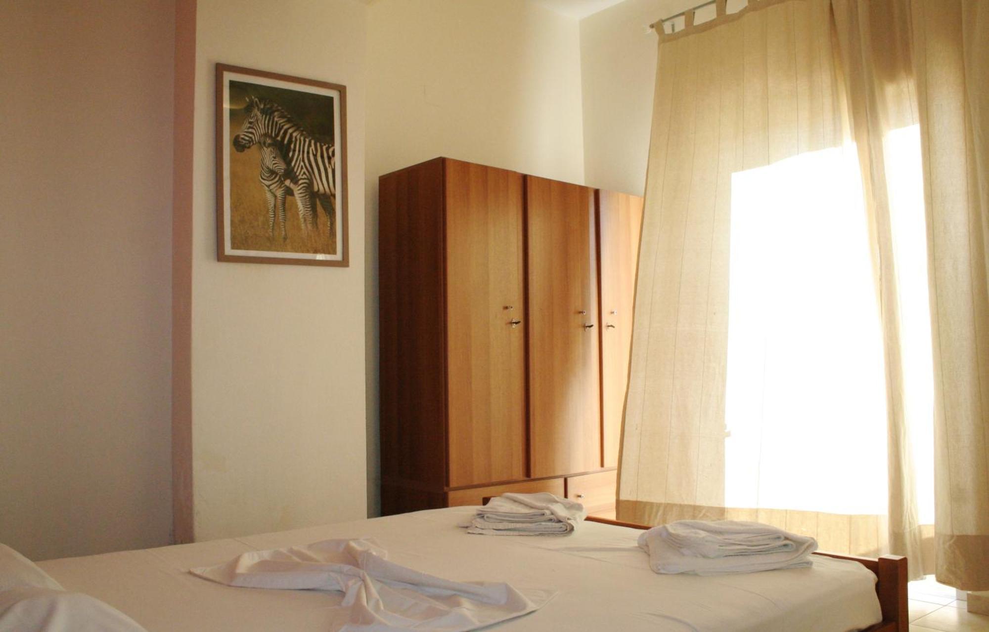 Flisvos Rooms Palaiochora Quarto foto